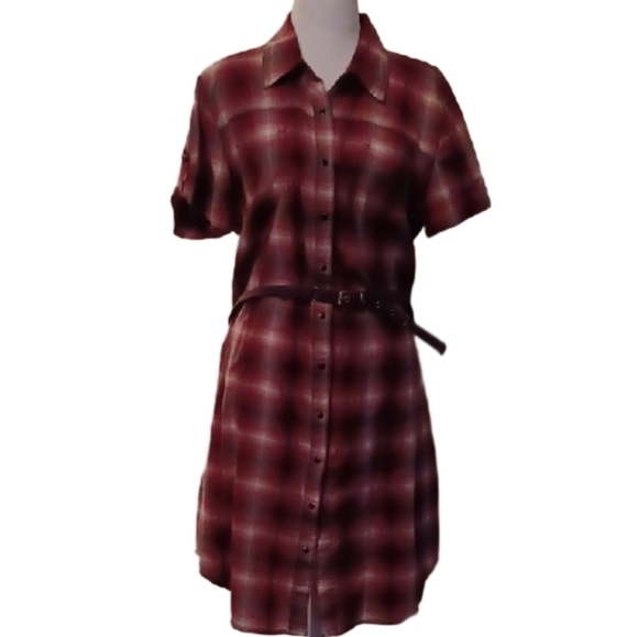 💙💫Red Plaid Button-Up Dress - Picture 2 of 10